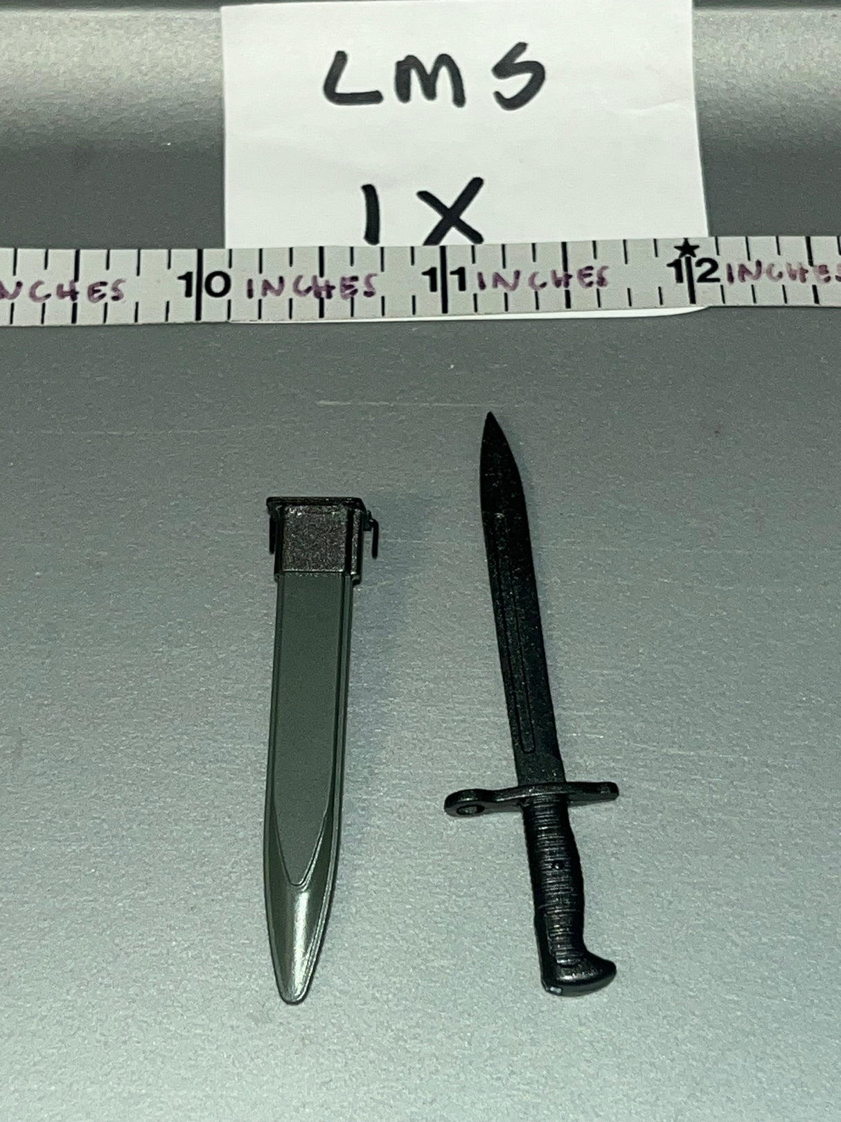 1/6 Scale WWII US Bayonet and Sheath - UJINDOU USMC