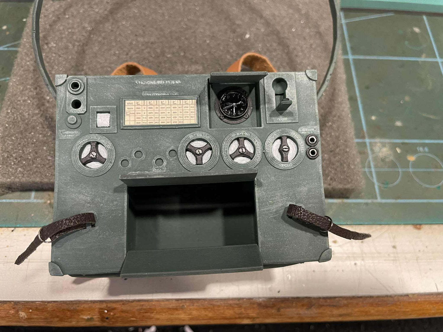 1/6 Scale WWII Italian Radio Stazione RF1 mad. 1936 - Model Kit - Juan’s One Sixth Exlcusives / Crusader Collectibes