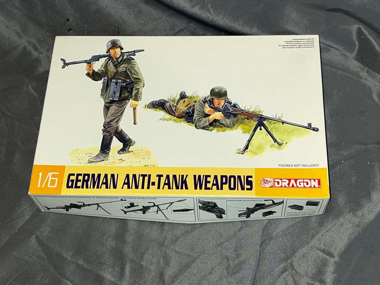 1/6 Scale WWII German ANTI-TANK WEAPONS Model Kit - Dragon