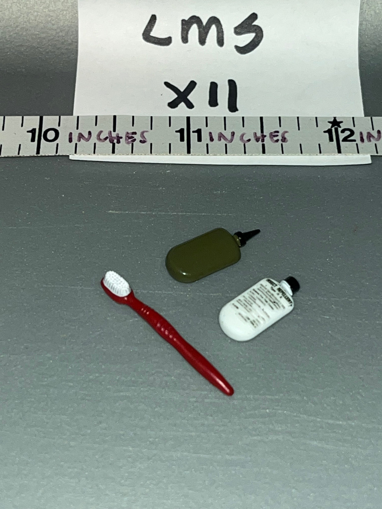 1/6 Scale Vietnam US Helmet Bug Repellent and Tooth Brush - USMC Hue  - QORange