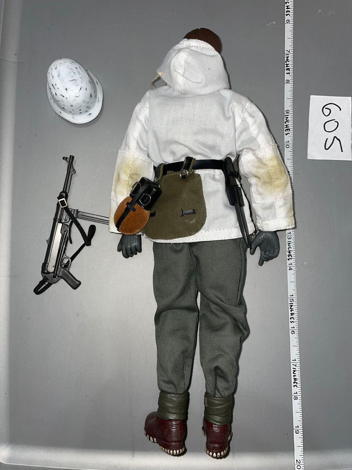 1:6 Scale WWII German Winter Heer Dressed Figure - Dragon