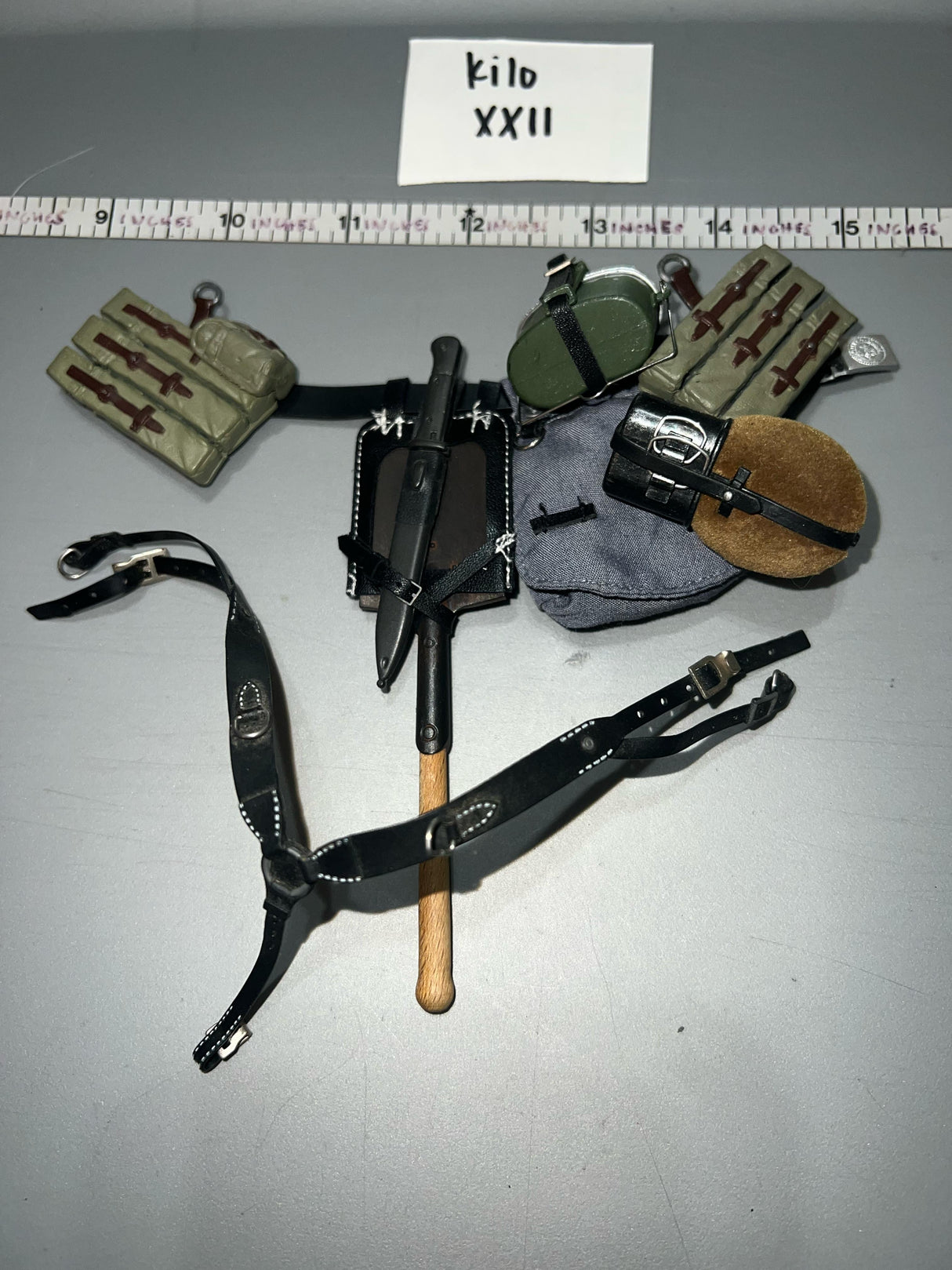 1/6 Scale WWII German Luftwaffe Fallschirmjager Field Gear Lot
