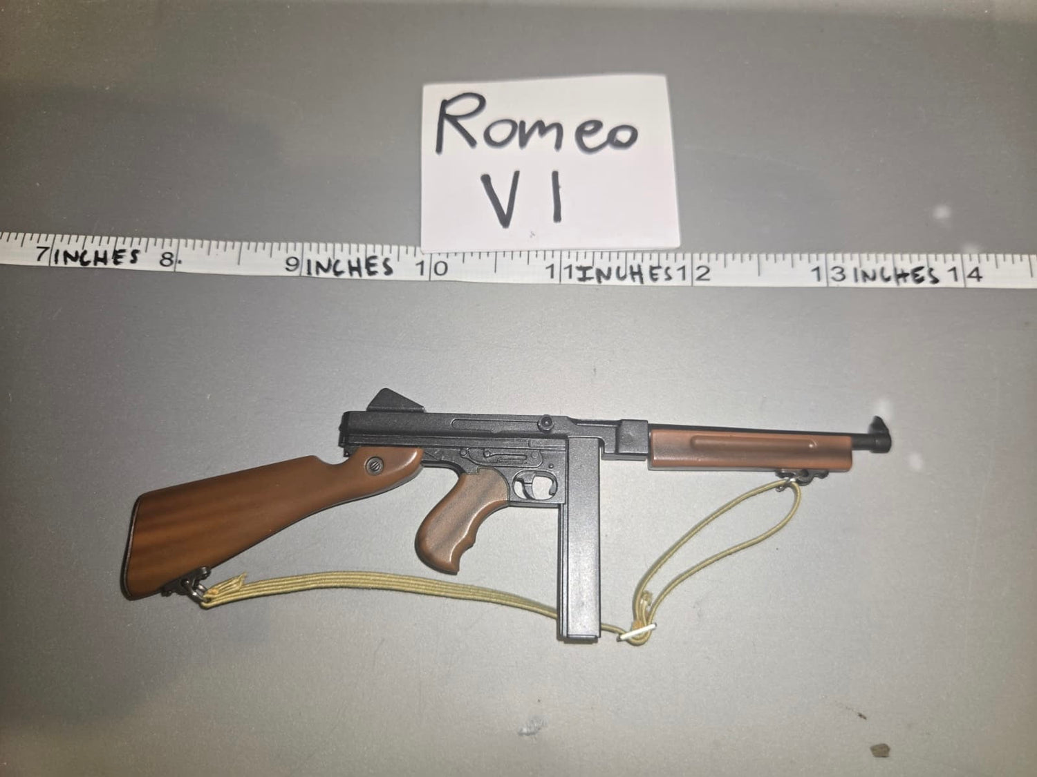 1/6 Scale WWII US Thompson Submachine Gun