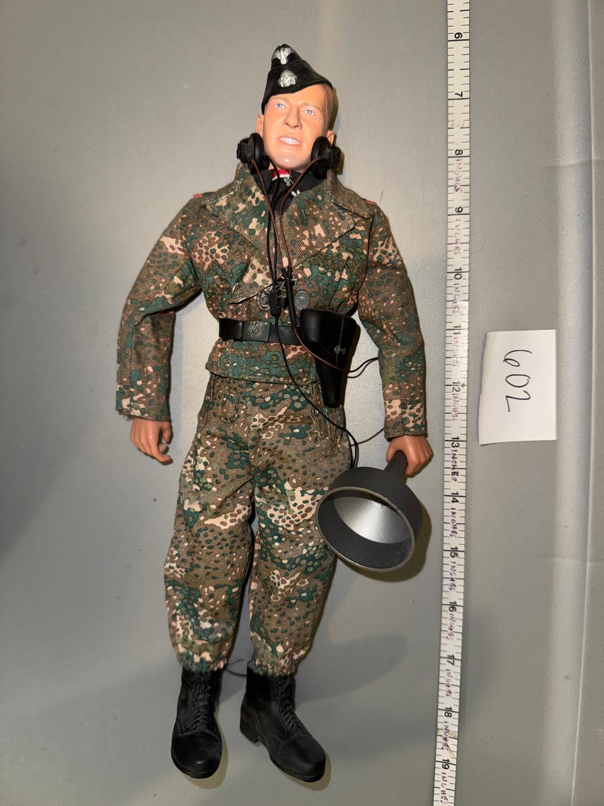 1:6 Scale WWII German Tanker Dressed Figure - Dragon