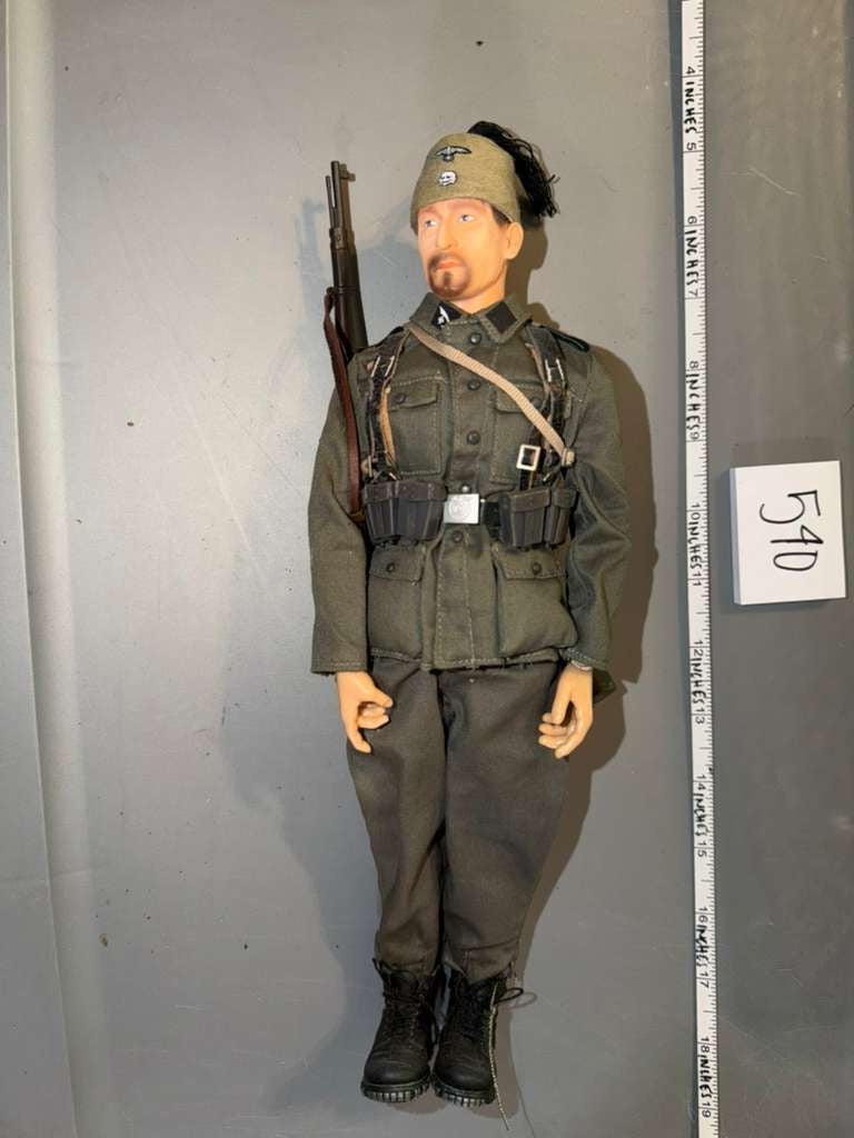 1:6 Scale WWII German Gebirgsjager Croatian Dressed Figure - Dragon