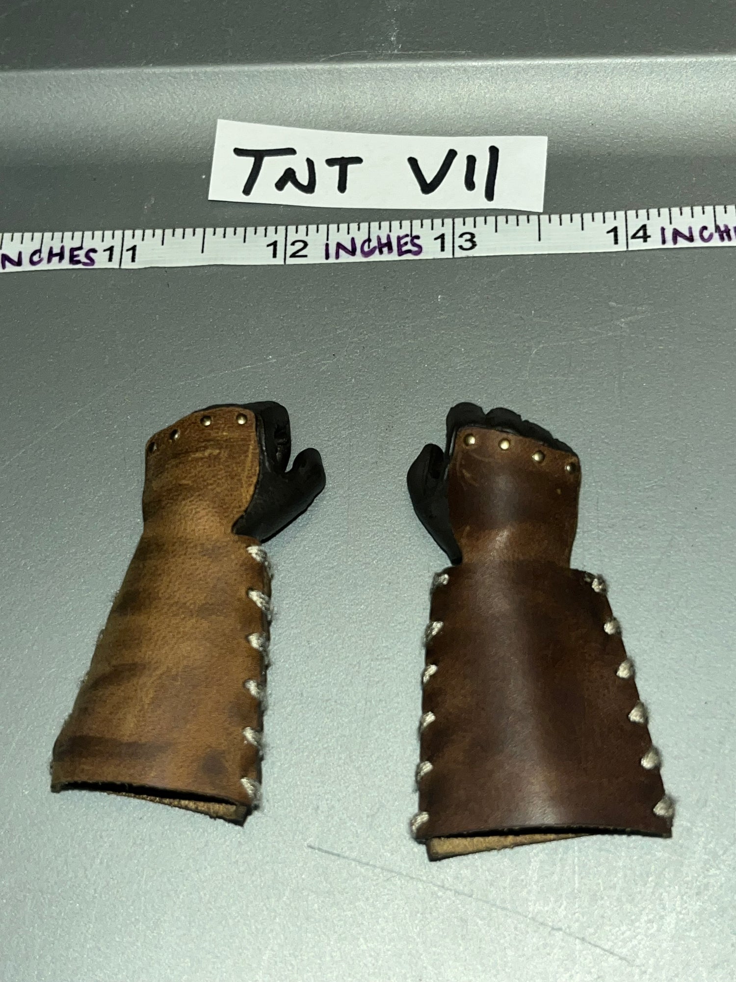 1:6 Scale Medieval Blacksmith Gloved Hands - Pop Toys