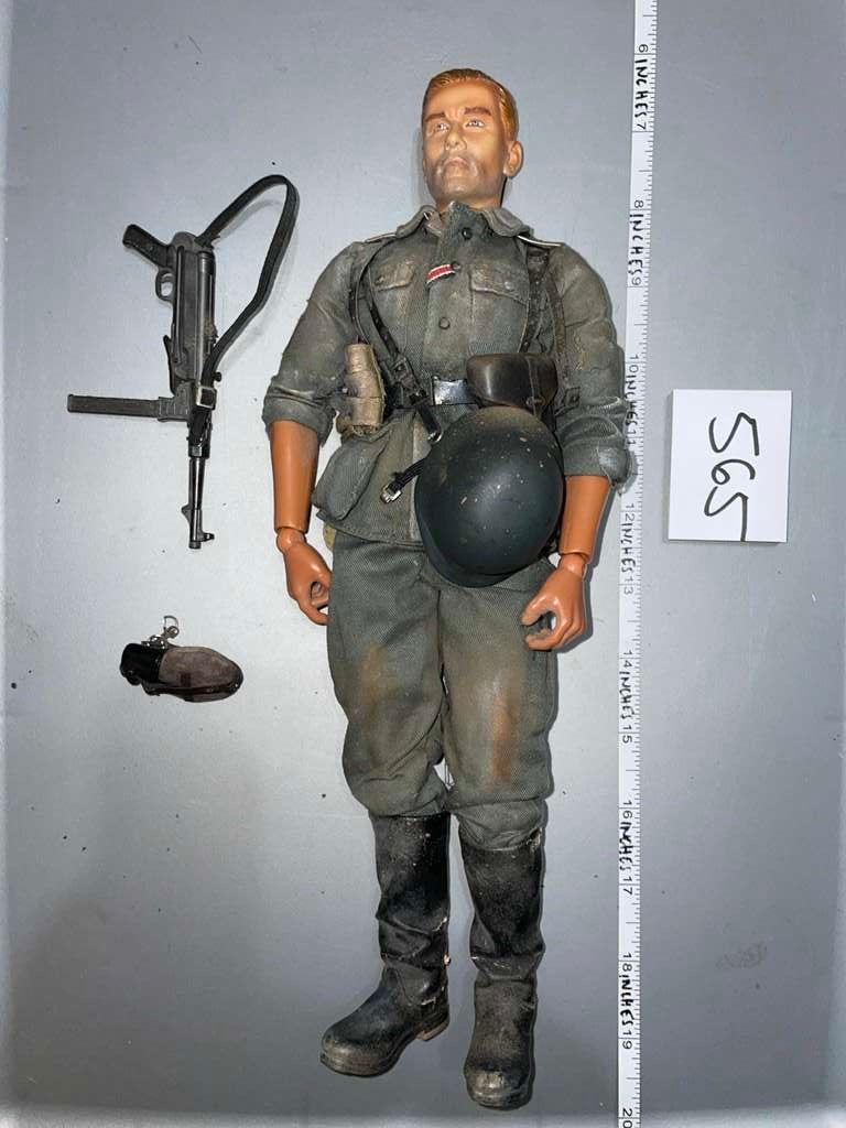 1:6 Scale WWII German Waffen Grenadier Dressed Figure -
