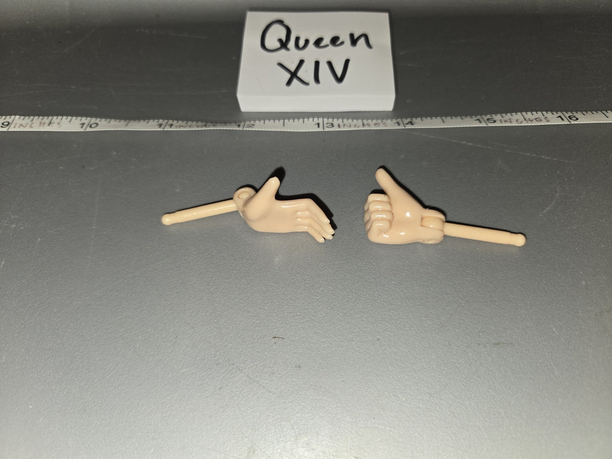 1/6 Scale Female Hand Set Pointing and Thumbs Up - Queen XIV