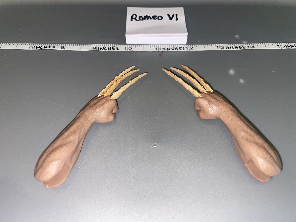 1/6 Scale Wolverine Hands - Comic Book - Civilian Science Fiction X Men Marvel