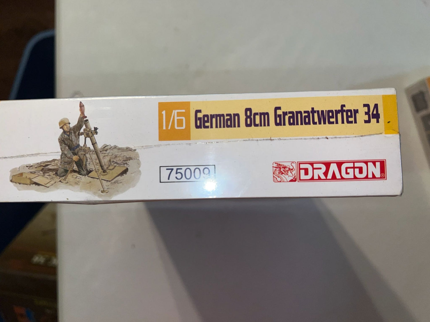 1/6 Scale WWII German Mortar Model Kit - Dragon
