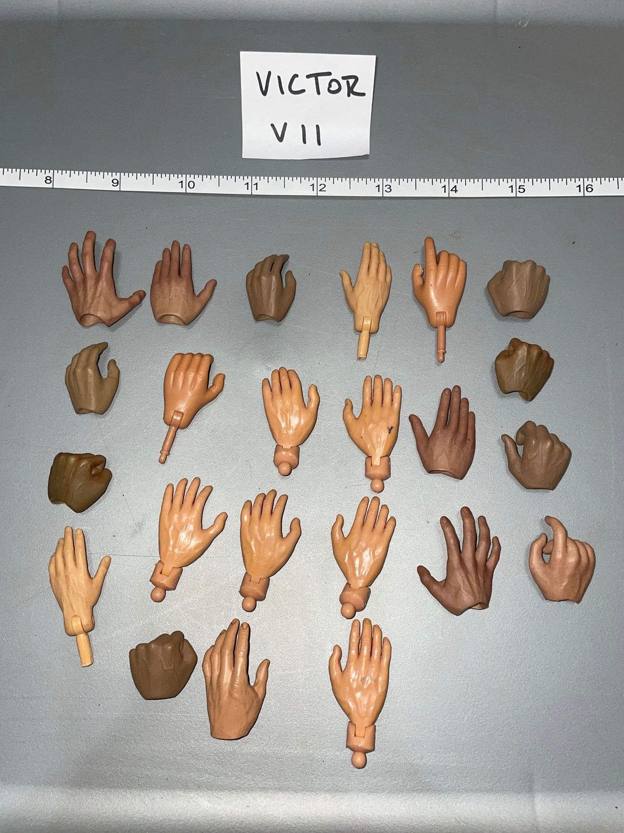 1/6 Scale Nude Figure Hand Lot