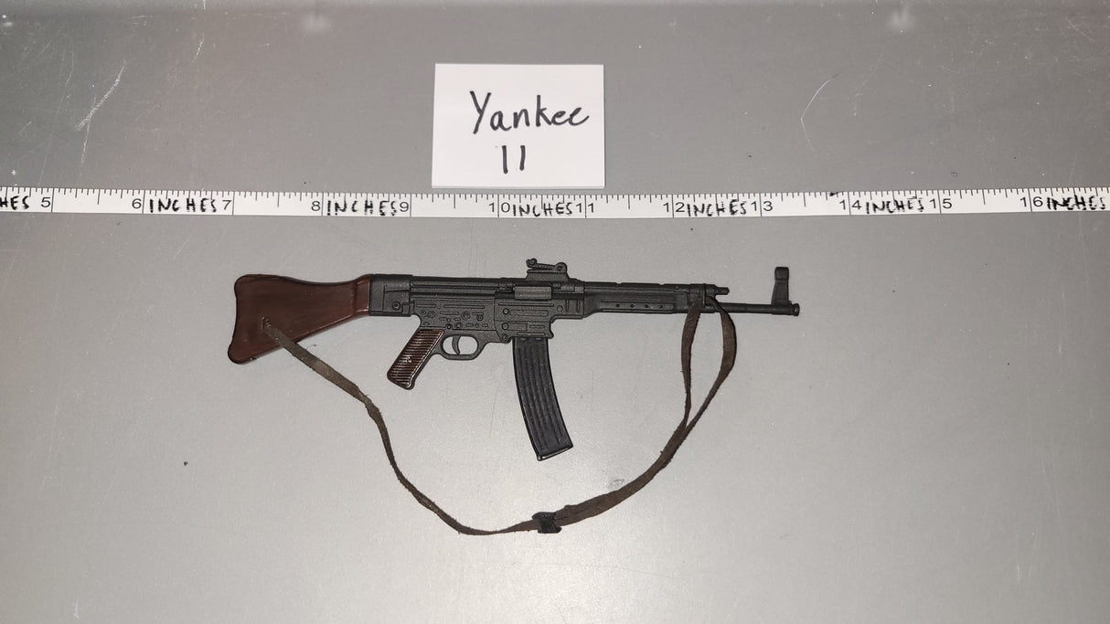 1:6 Scale WWII German MP-44