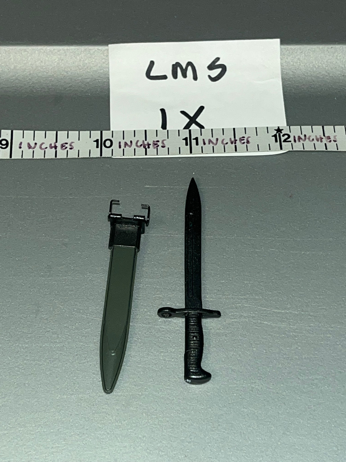 1/6 Scale WWII US Bayonet and Sheath - UJINDOU USMC