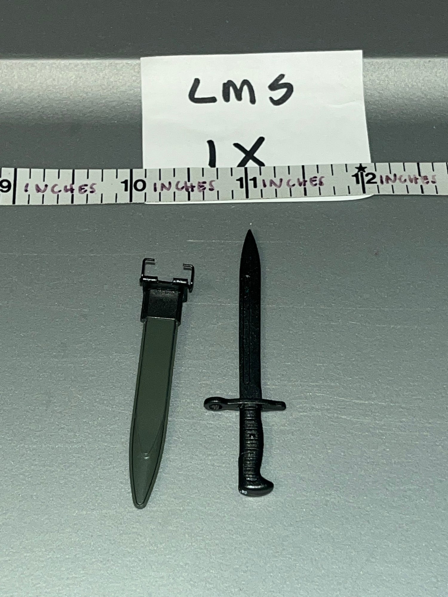 1/6 Scale WWII US Bayonet and Sheath - UJINDOU USMC