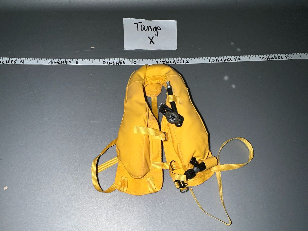 1:6 WWII German Pilot Aviator Life Vest