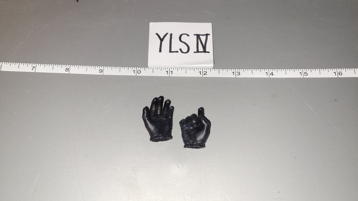 1/6 Scale Vietnam US Gloved Hands - Missing in Action Kaustic Plastic Colonel James Braddockh