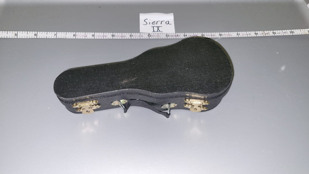 1/6 Scale Modern Era Guitar and Case - Diorama / Western