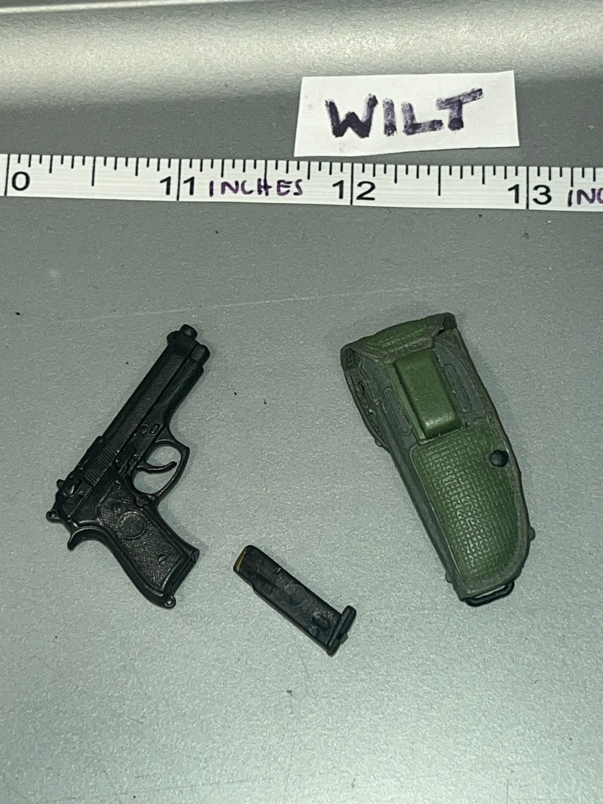 1/6 Modern Era Pistol and Holster - U.S. Army