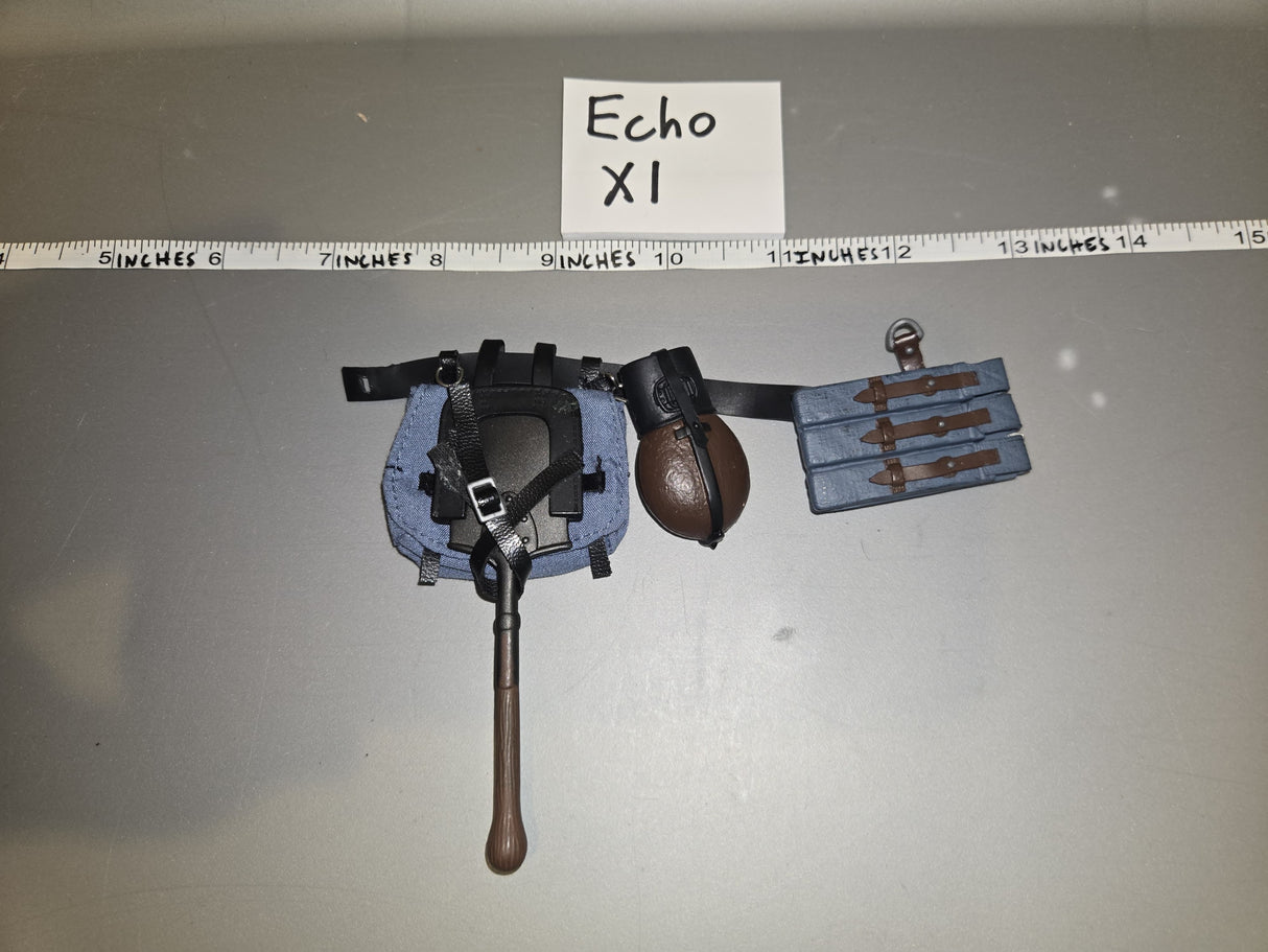 1/6 Scale WWII German Luftwaffe Fallschirmjager Field Gear Lot