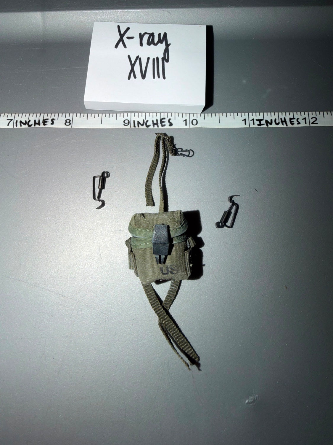 1/6 Scale Vietnam Era US First Aid Pouch with Clips - X-ray XVIII