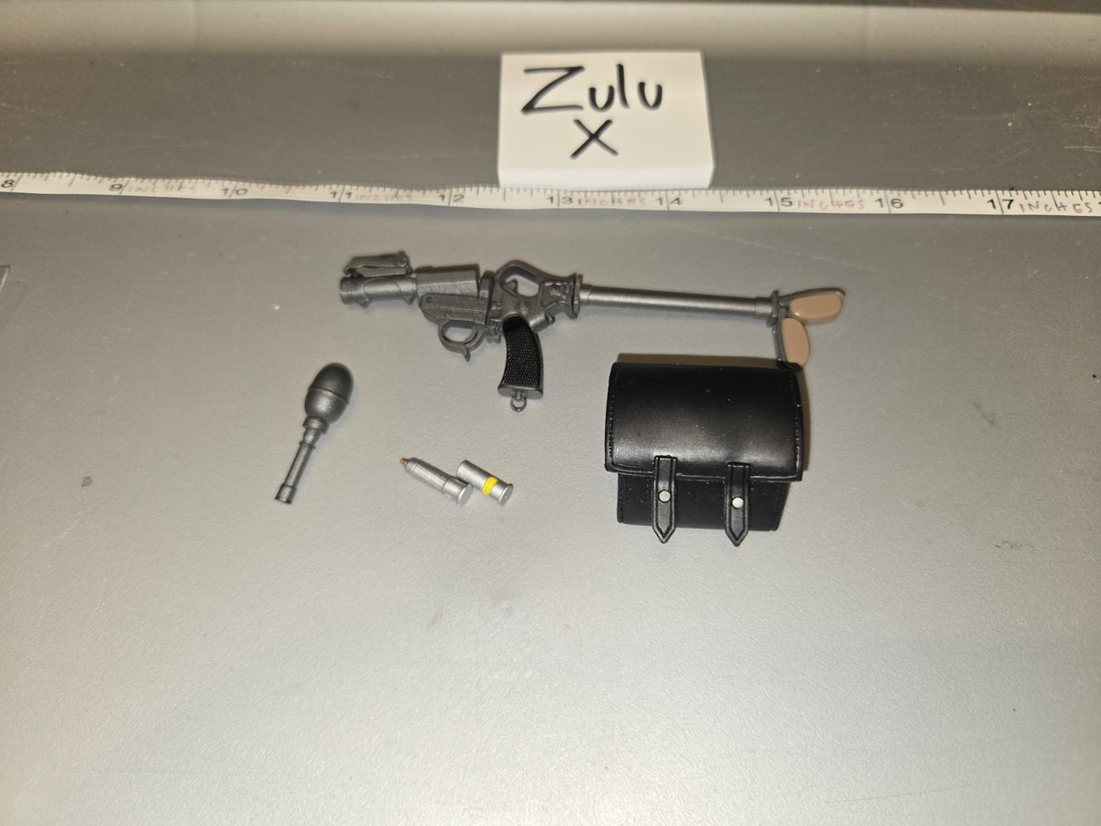 1/6 Scale WWII German Leuchtpistole Flare Pistol, Stick Grenade, Ammunition, and Pouch Set - Zulu X