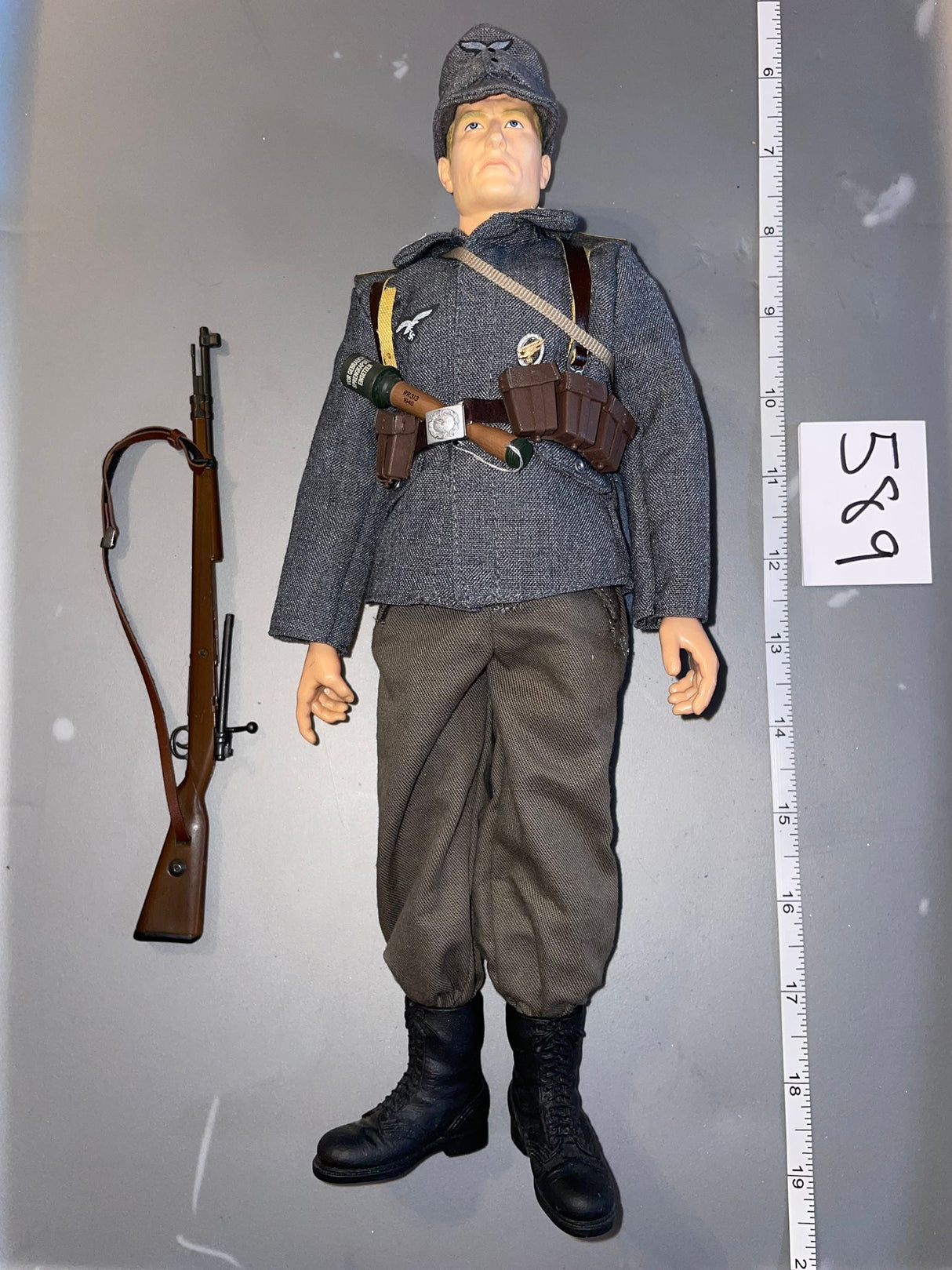 1:6 Scale WWII German Fallschirmjager Paratrooper Dressed Figure - Dragon