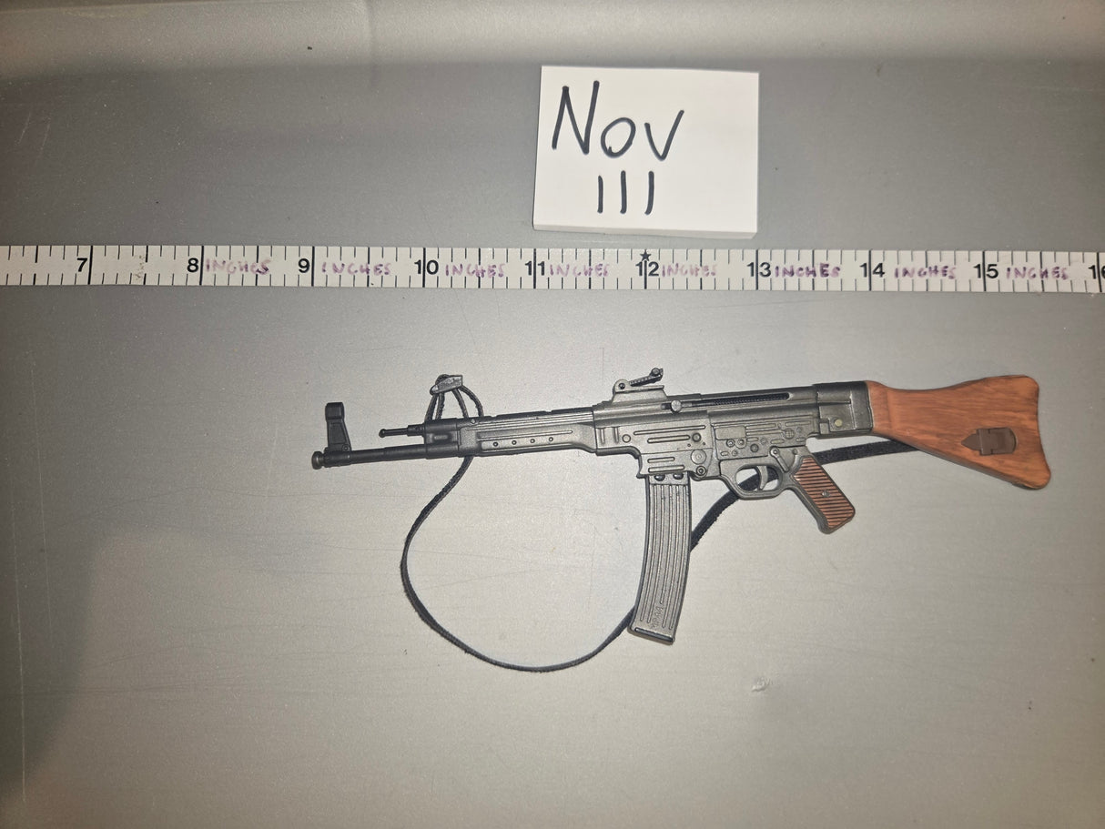 1:6 Scale WWII German MP-44