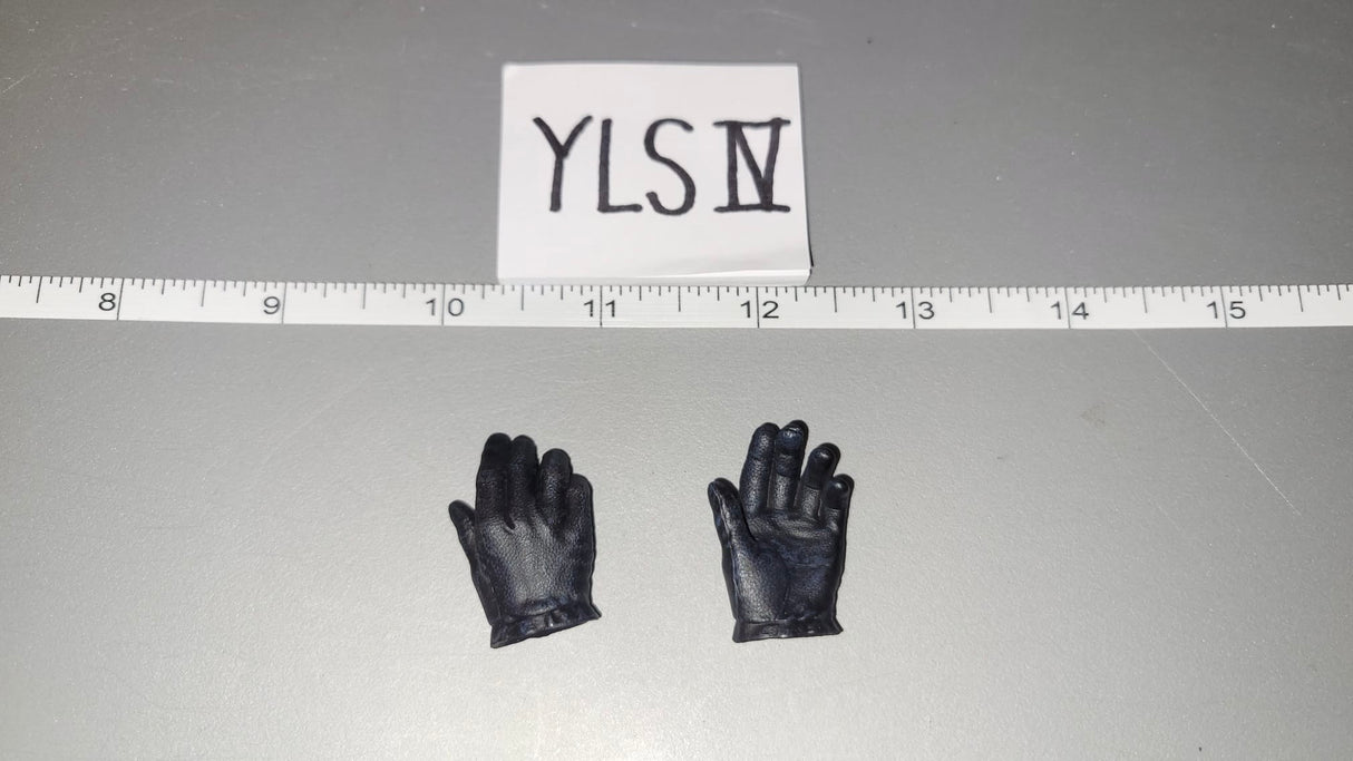 1/6 Scale Vietnam US Gloved Hands - Missing in Action Kaustic Plastic Colonel James Braddockh