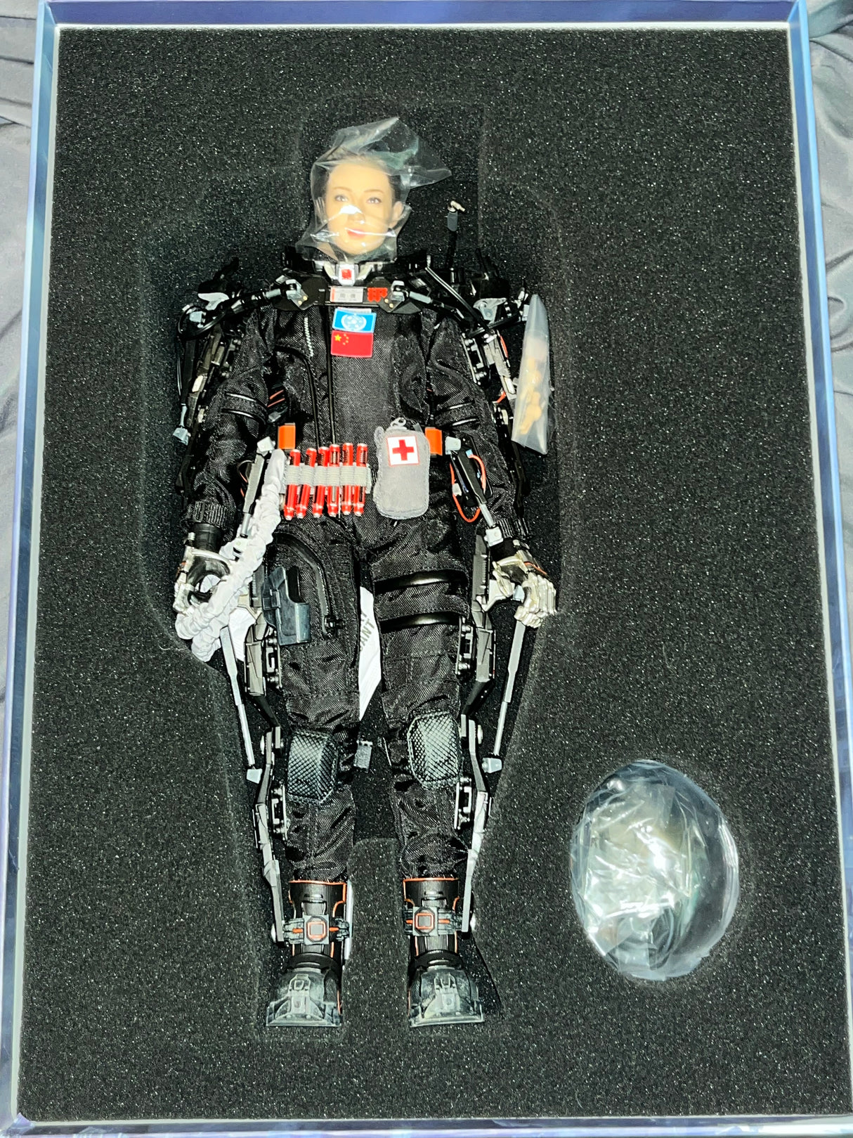 1/6 Scale DAMToys Dam 1/6 Scale 12" The Wandering Earth CN171-11 rescue unit Zhou Qian - NIB