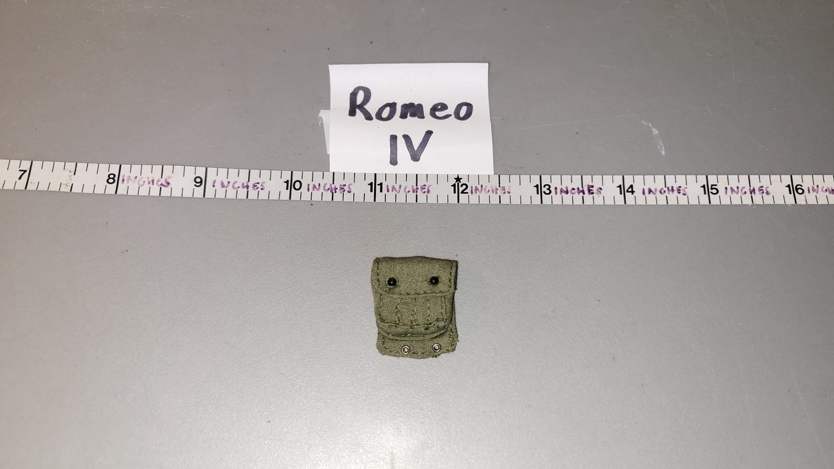 1/6 Scale WWII US / Vietnam Jungle First Aid Kit