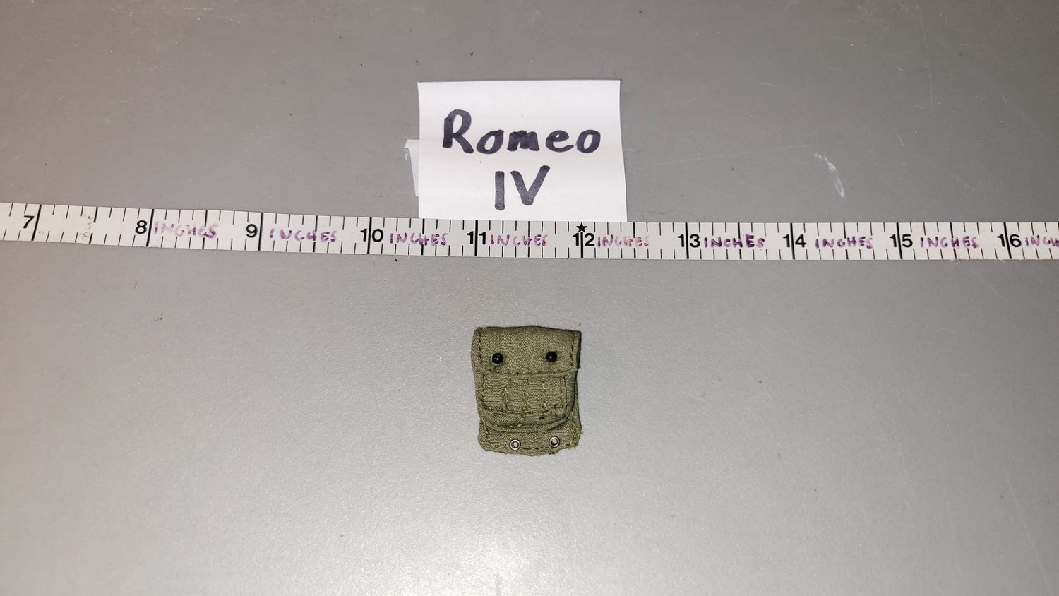 1/6 Scale WWII US / Vietnam Jungle First Aid Kit