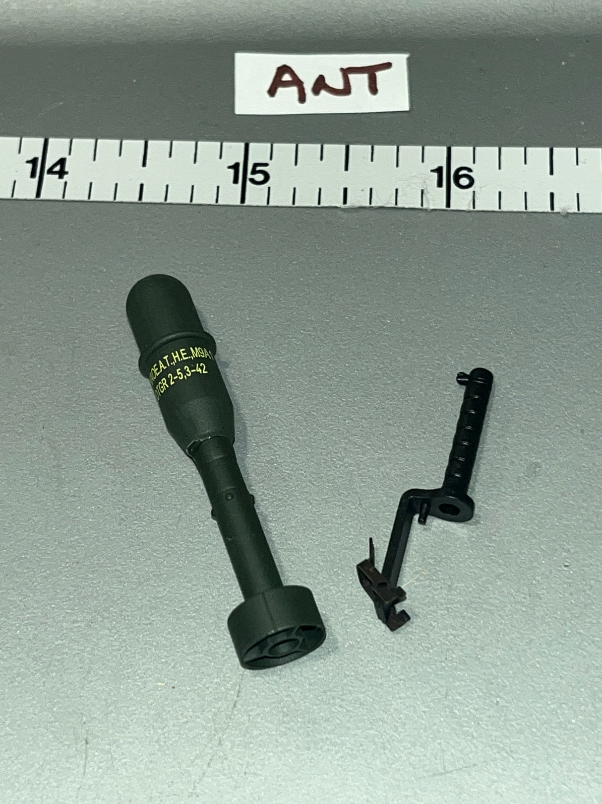 1/6 Scale WWII US Rifle Grenade Lot -