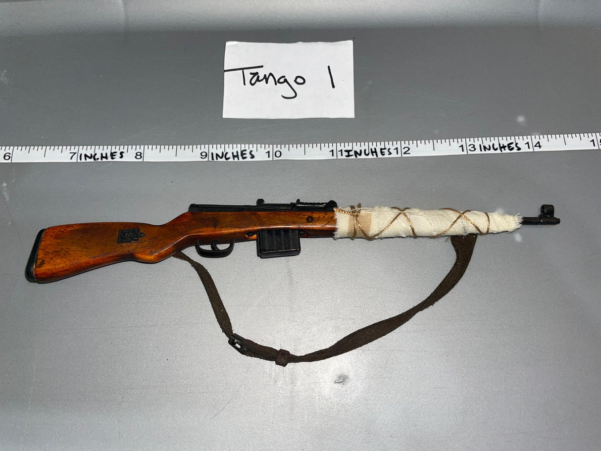 1:6 Scale WWII German Wood and Metal Gew-43 Rifle