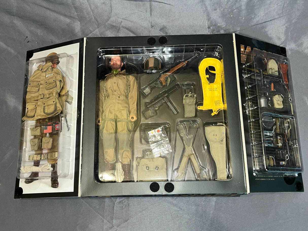 1/6 Scale WWII US Normandy Paratrooper Edward Stiner - NIB DID - *BR*