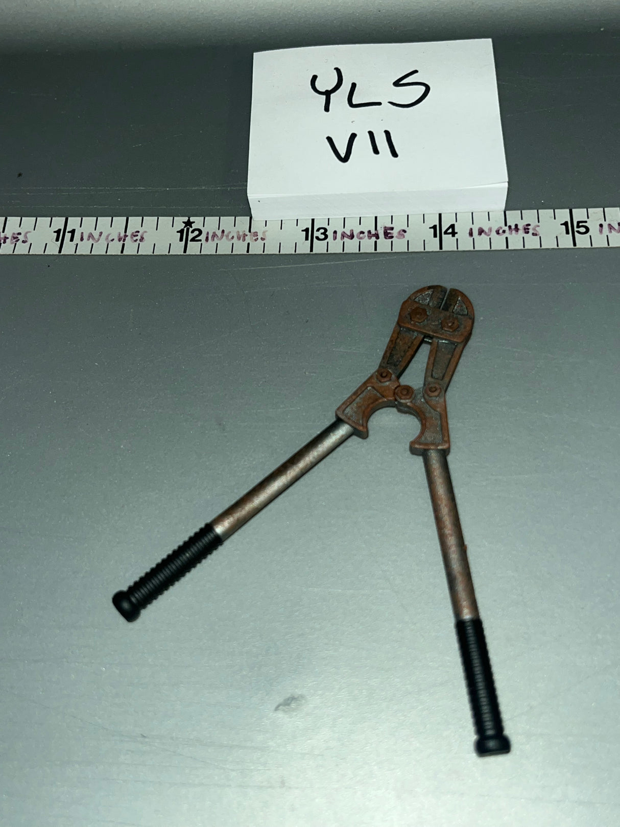 1/6 Scale Modern Era Bolt Cutters- Mad Max - Present Toys Wasteland Ranger