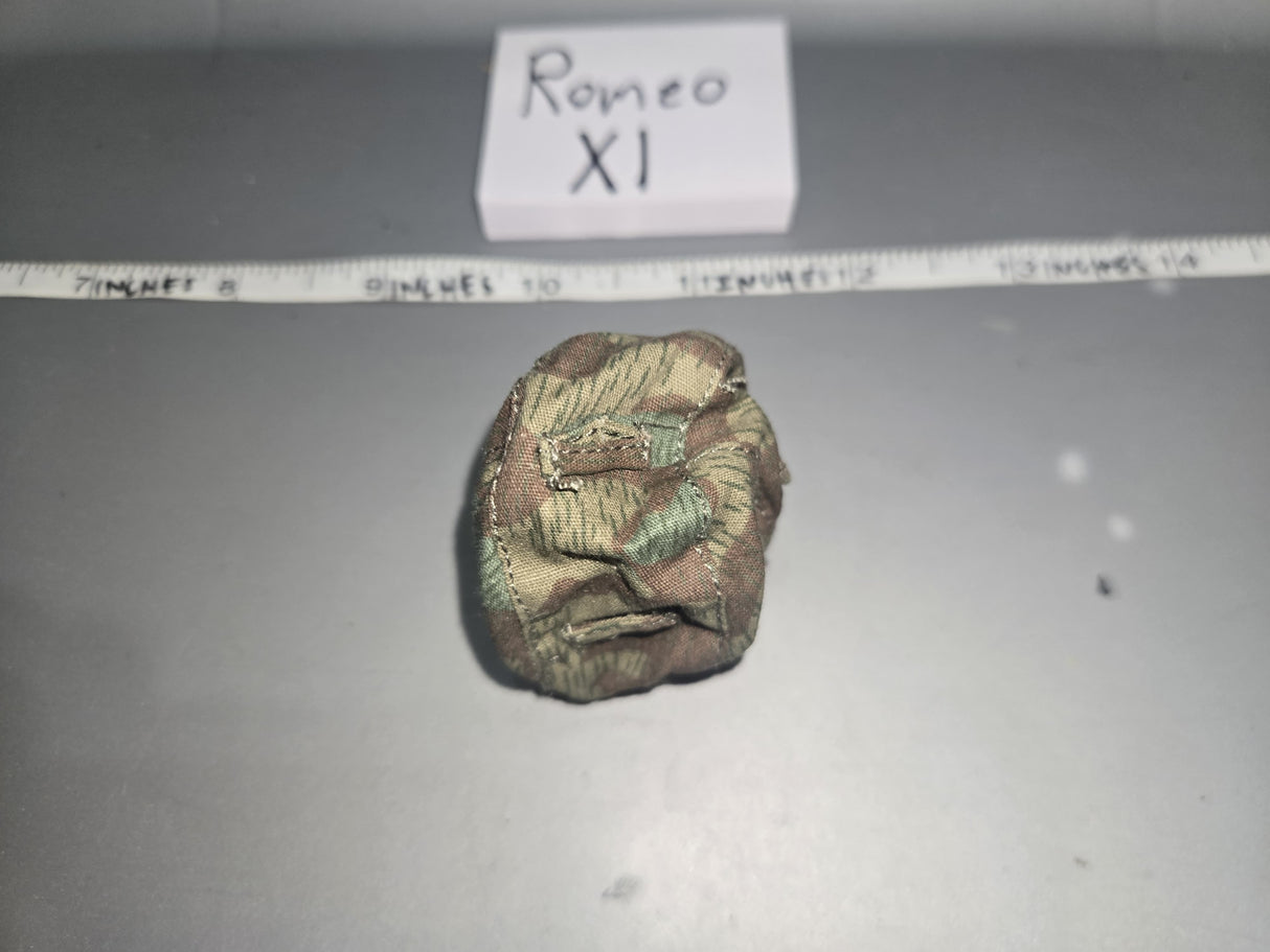 1:6 WWII German Splinter Camouflage helmet cover