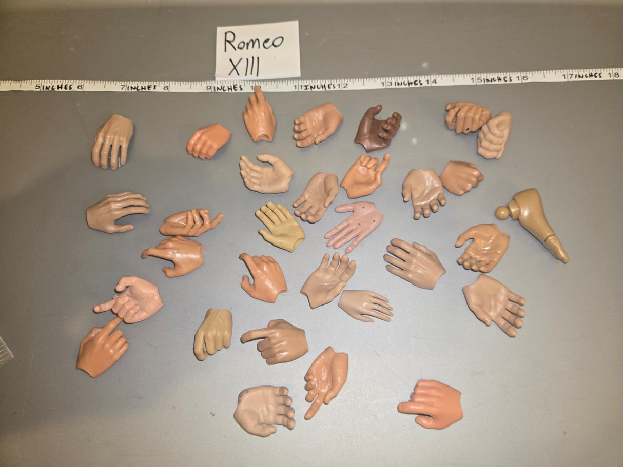 1/6 Scale Nude Figure Hand Lot