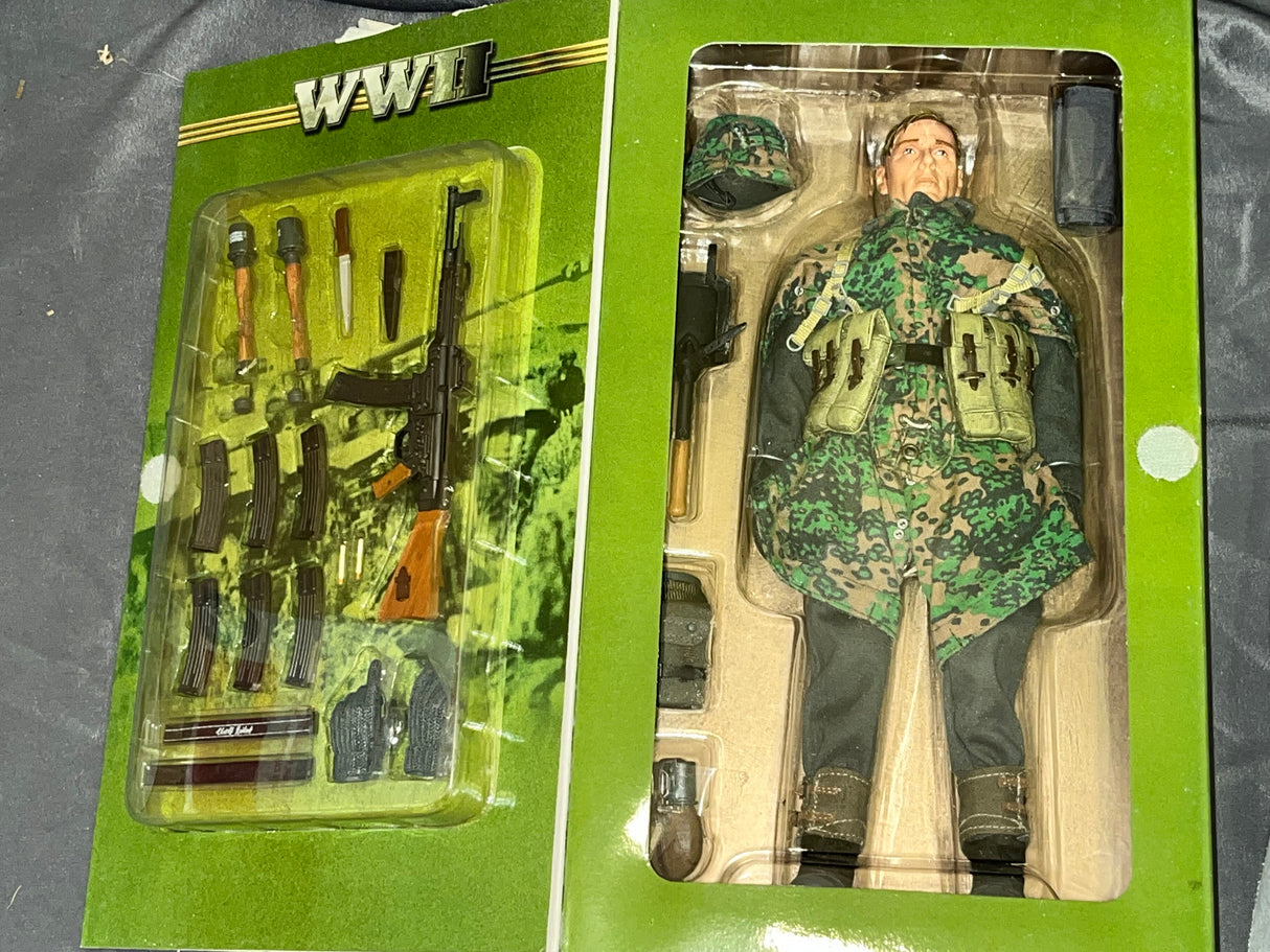 1/6 Scale WWII GERMAN Panzer Grenadier Dieter Voss - NIB BBI