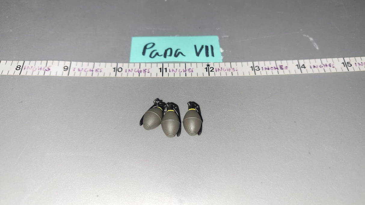 1/6 Scale Vietnam US Grenade Lot