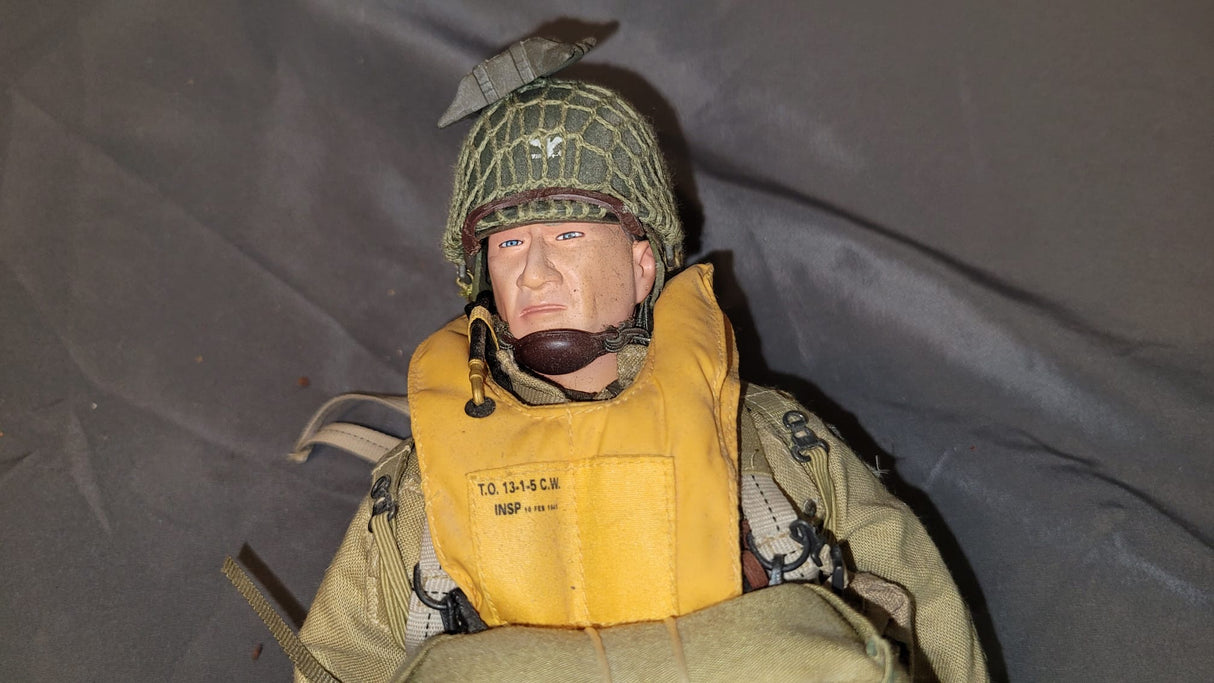 1:6 Scale WWII US Kit Carson 101st Airborne Dressed Figure - Dragon / Cyber Hobby