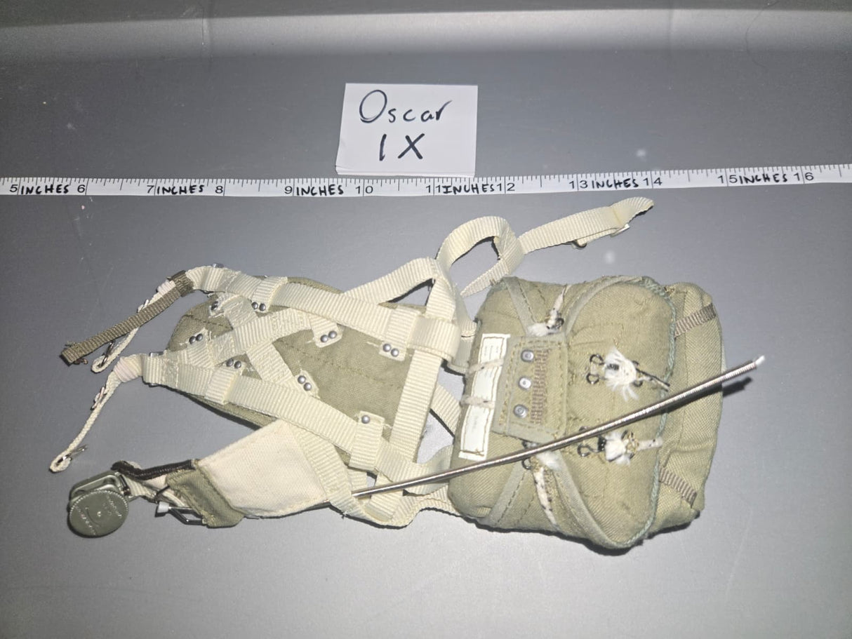 1:6 WWII German Pilot Aviator Parachute