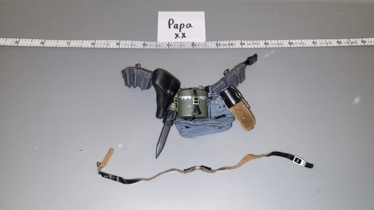 1/6 Scale WWII German Luftwaffe Fallschirmjager Field Gear Lot