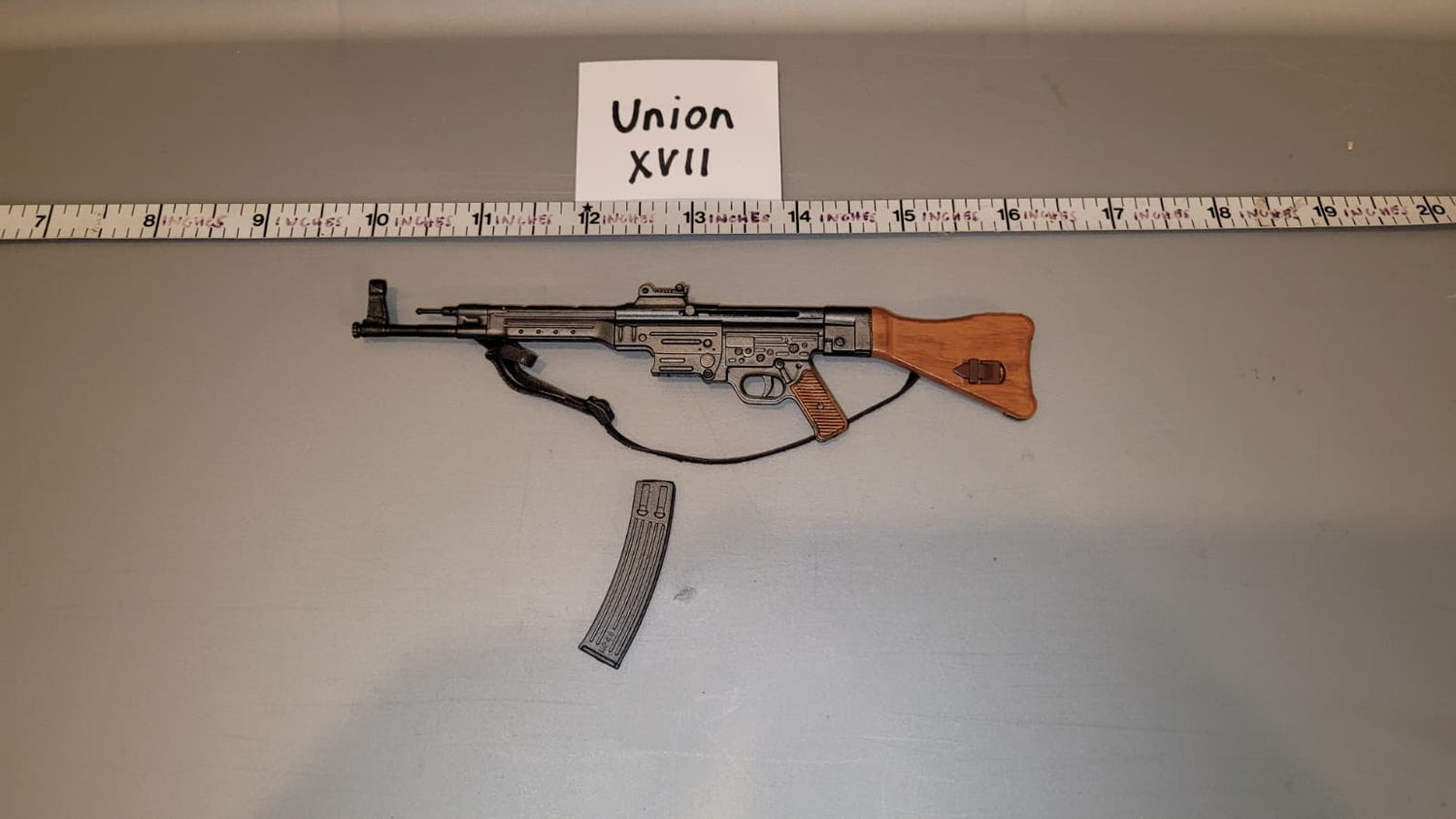 1:6 Scale WWII German MP-44