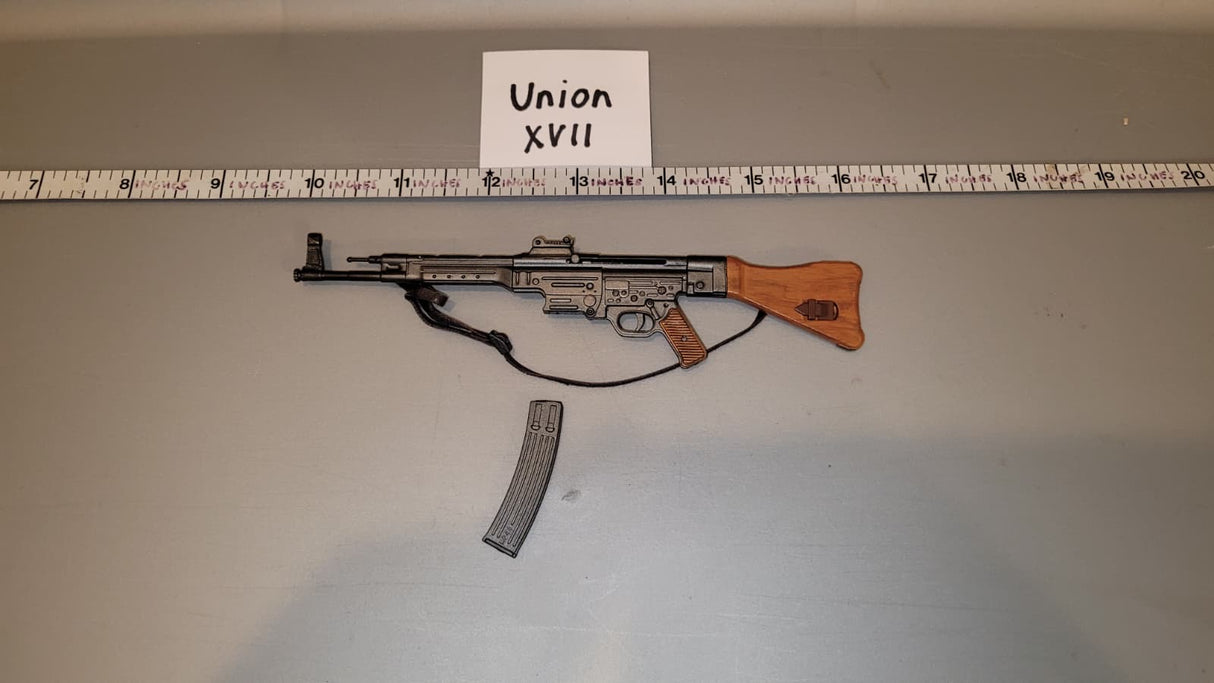 1:6 Scale WWII German MP-44