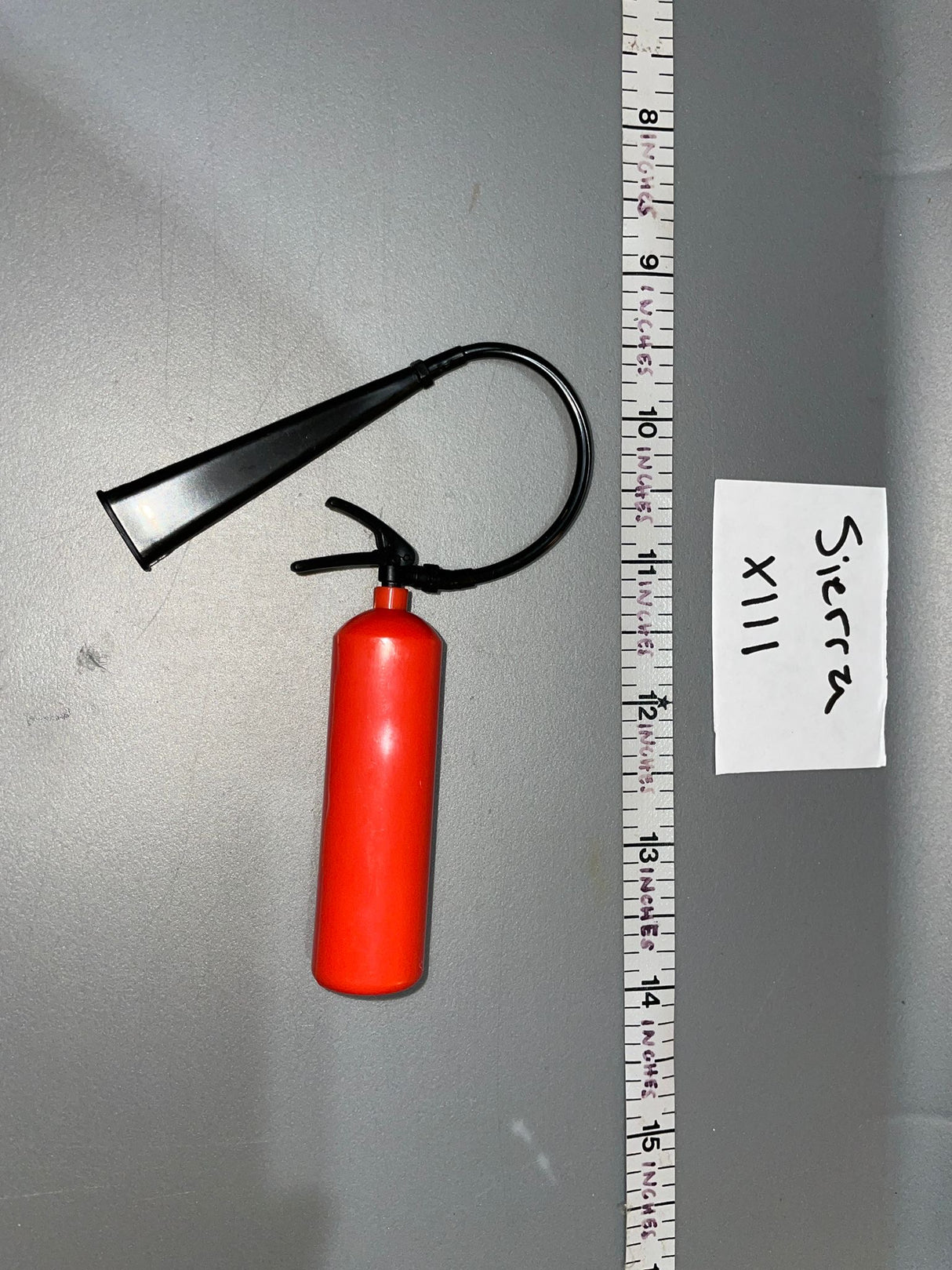 1/6 Scale Modern Era Fire Extinguisher - Diorama / Fire Fighter