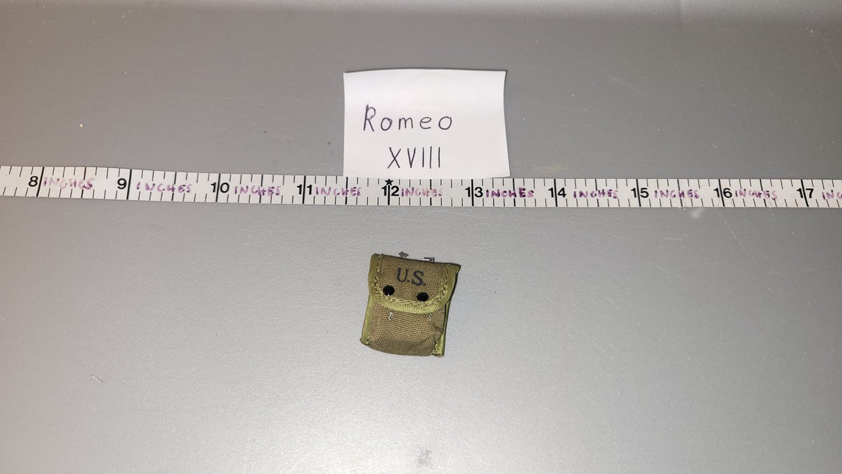 1/6 Scale WWII US / Vietnam Jungle First Aid Kit