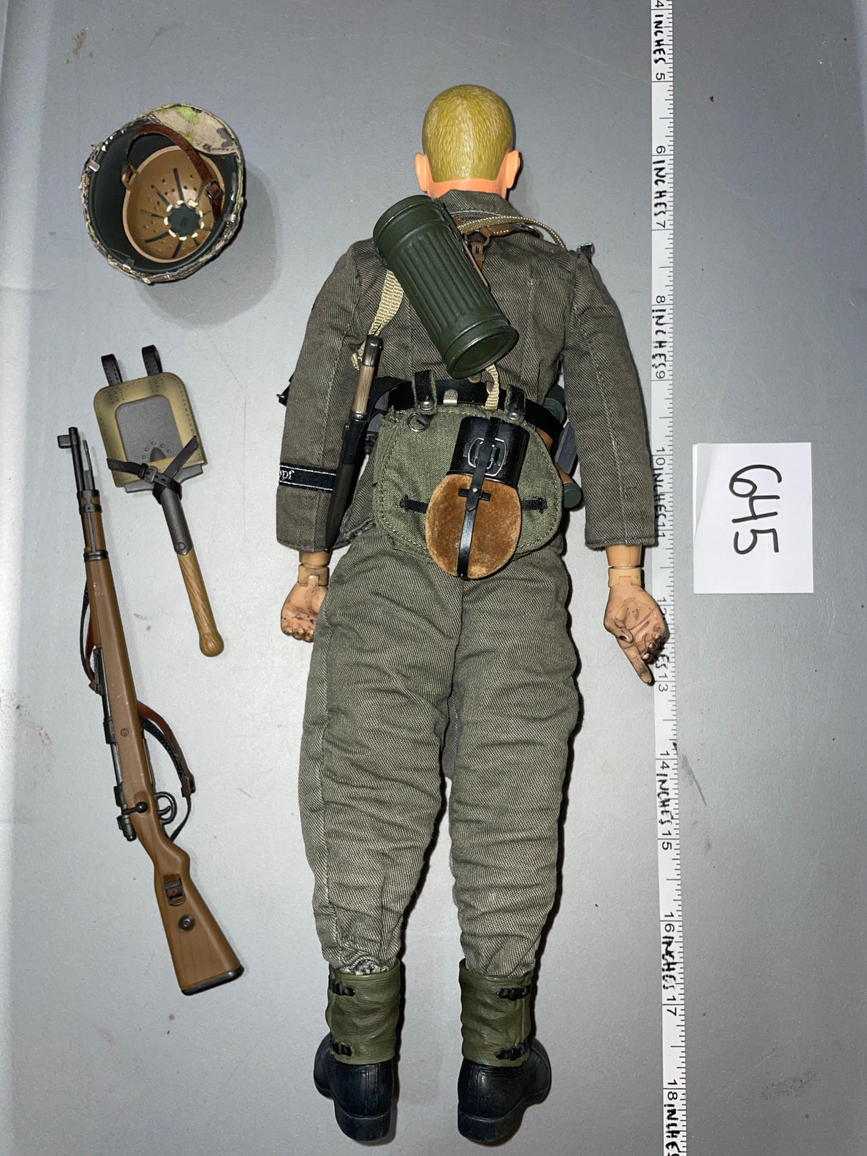1:6 Scale WWII German Waffen Grenadier Dressed Figure - Dragon