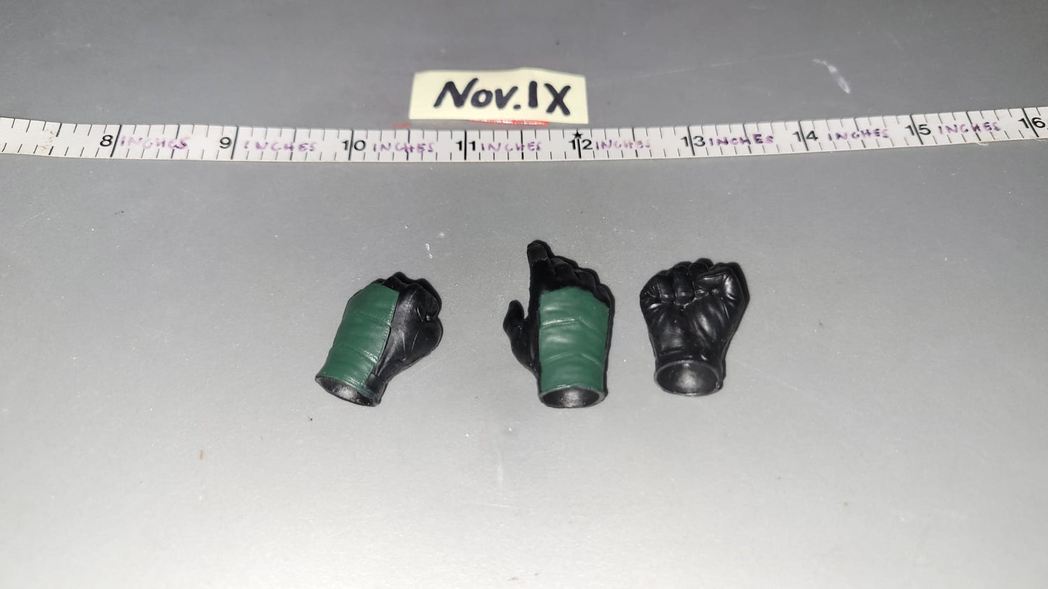 1/6 Scale Modern Comic Book Marvel The Arrow Gloved Hands