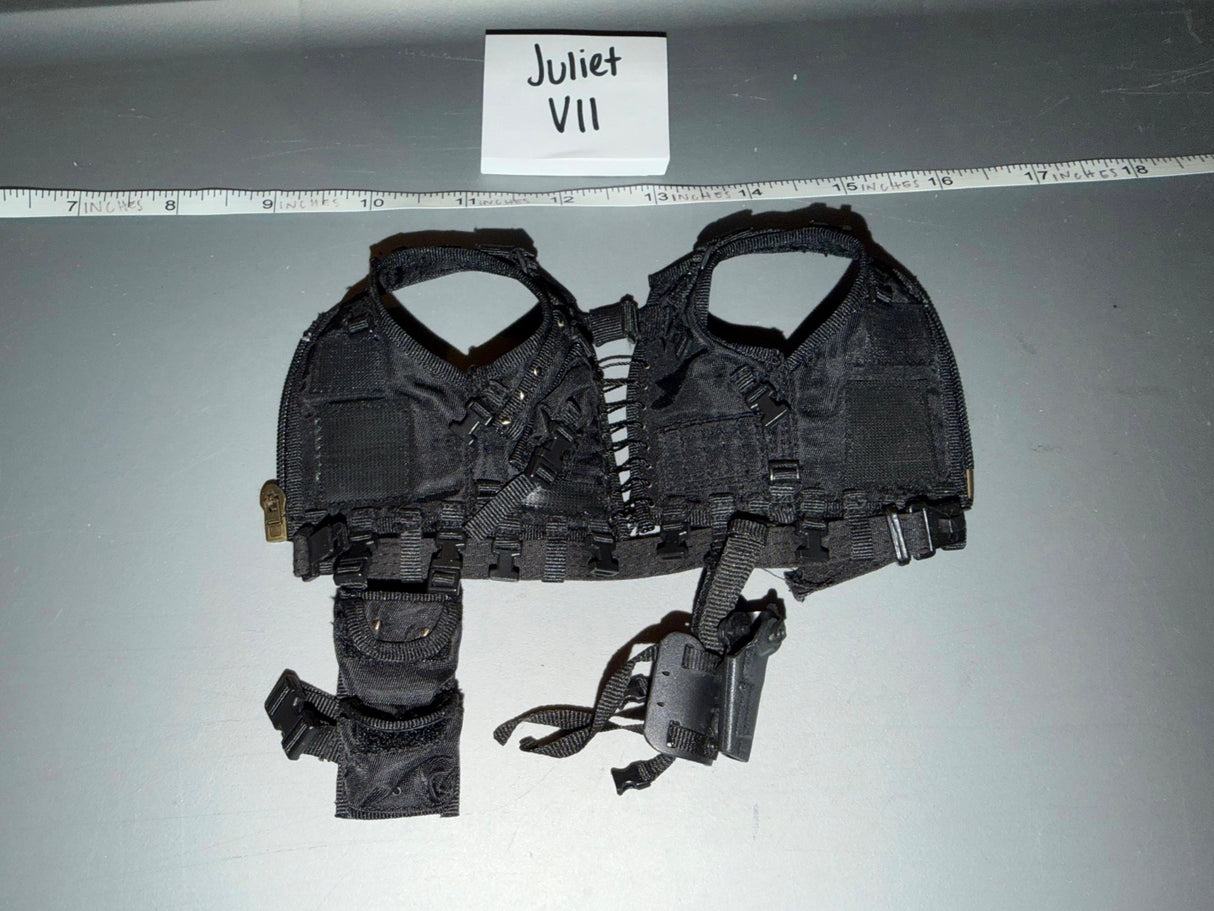 1/6 Scale Modern Era Tactical Plate Carrier Vest with Drop Leg Holster and Pouch - Juliet VII
