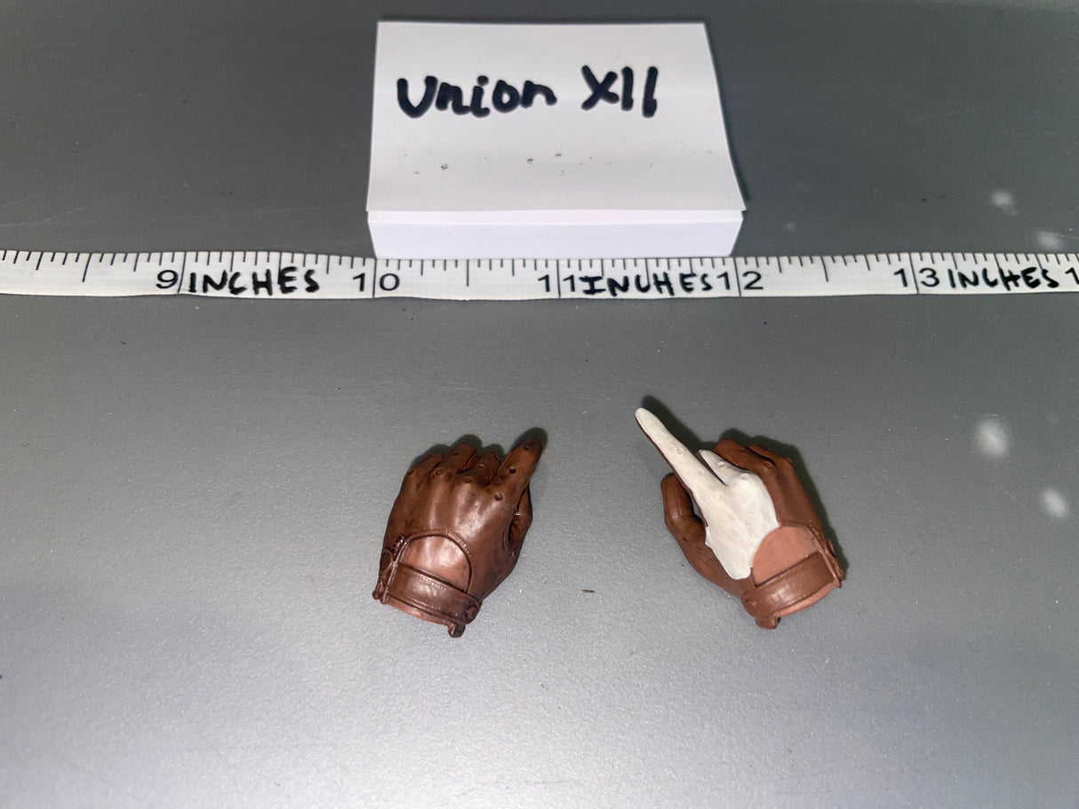 1:6 Scale Science Fiction Hand Lot